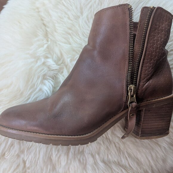 Roots ankle boots from Norway! - Picture 5 of 11